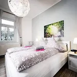 ►top Nähe Porsche, Flughafen, Messe&bmw◄ Apartment *
